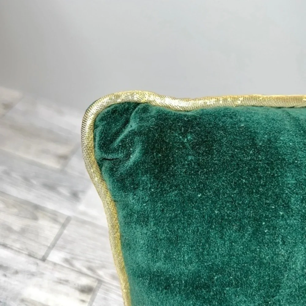 N/A velvet green
